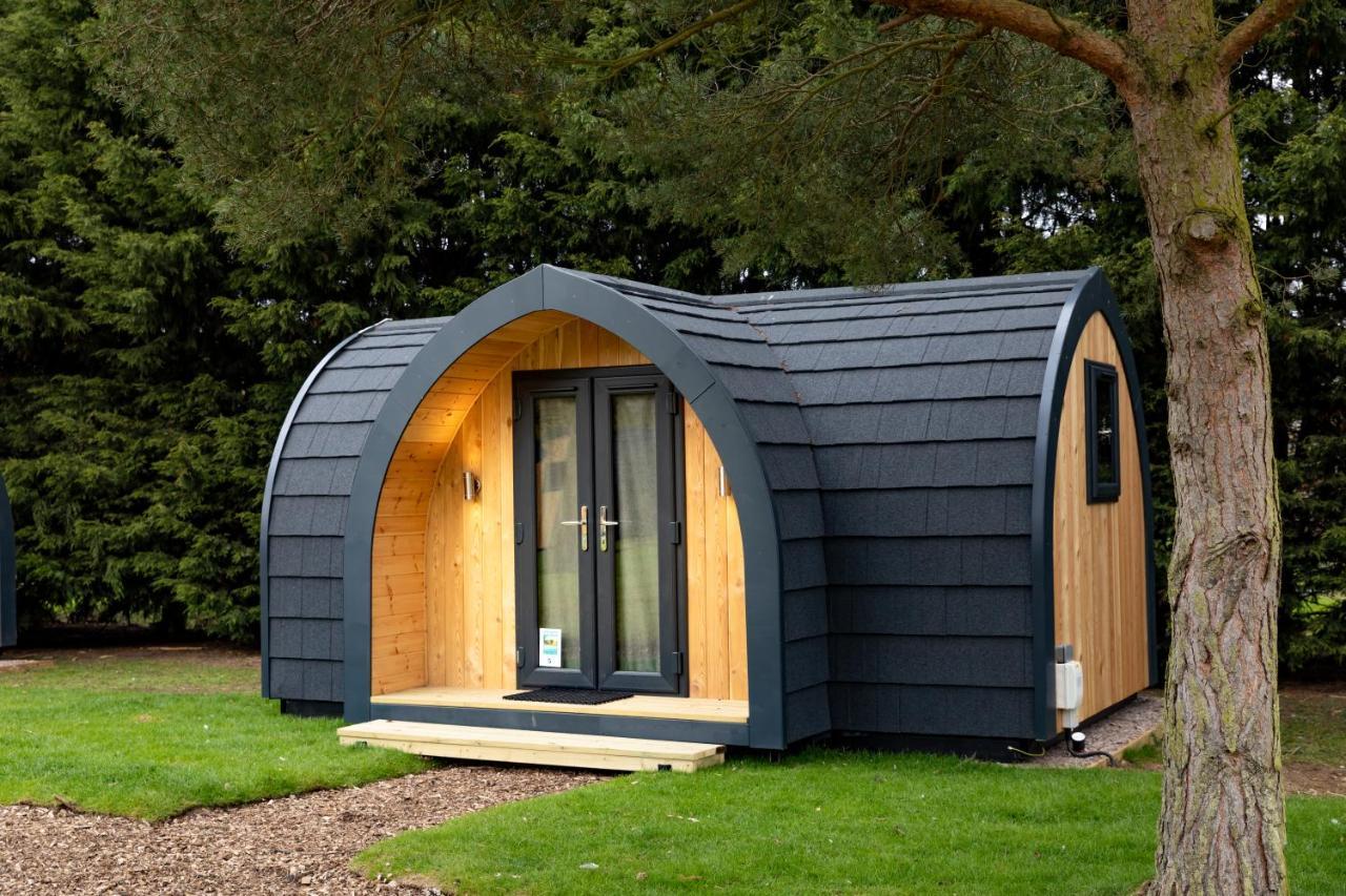 Camping Pods Trevella Holiday Park Crantock Exterior photo